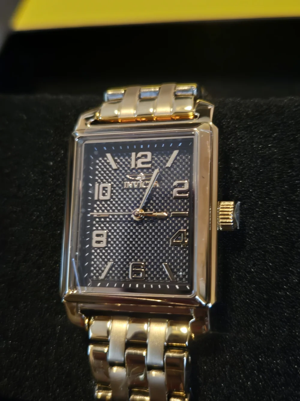 46664 Invicta Vintage Womens Watch Gold Tone Black Dial 24.5mm